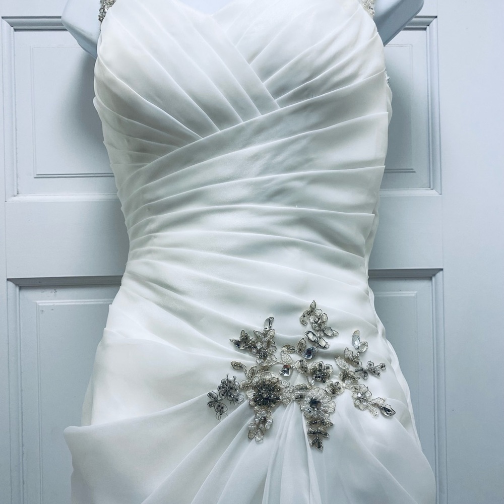 WEDDING DRESS!!! - Picture 4 of 15
